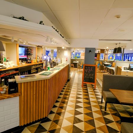 Holiday Inn Warrington By Ihg Ngoại thất bức ảnh