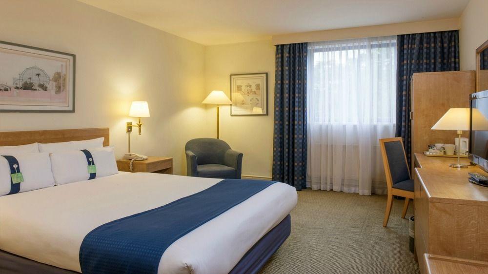 Holiday Inn Warrington By Ihg Ngoại thất bức ảnh