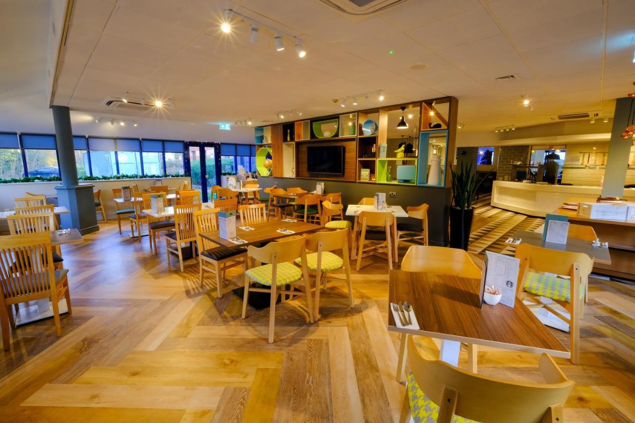 Holiday Inn Warrington By Ihg Ngoại thất bức ảnh