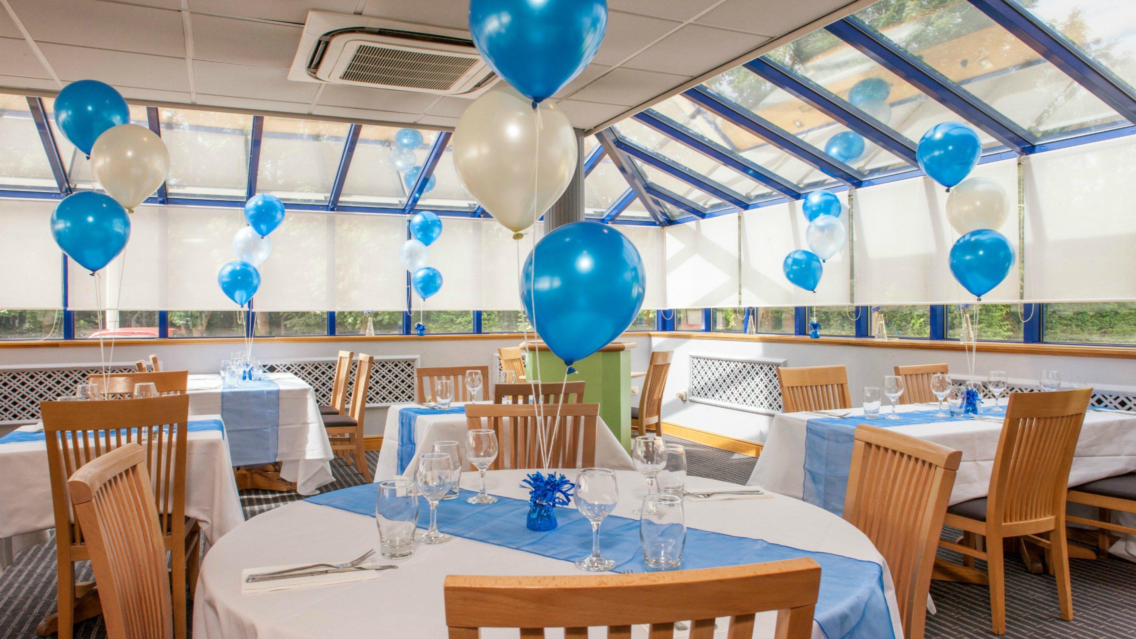 Holiday Inn Warrington By Ihg Ngoại thất bức ảnh