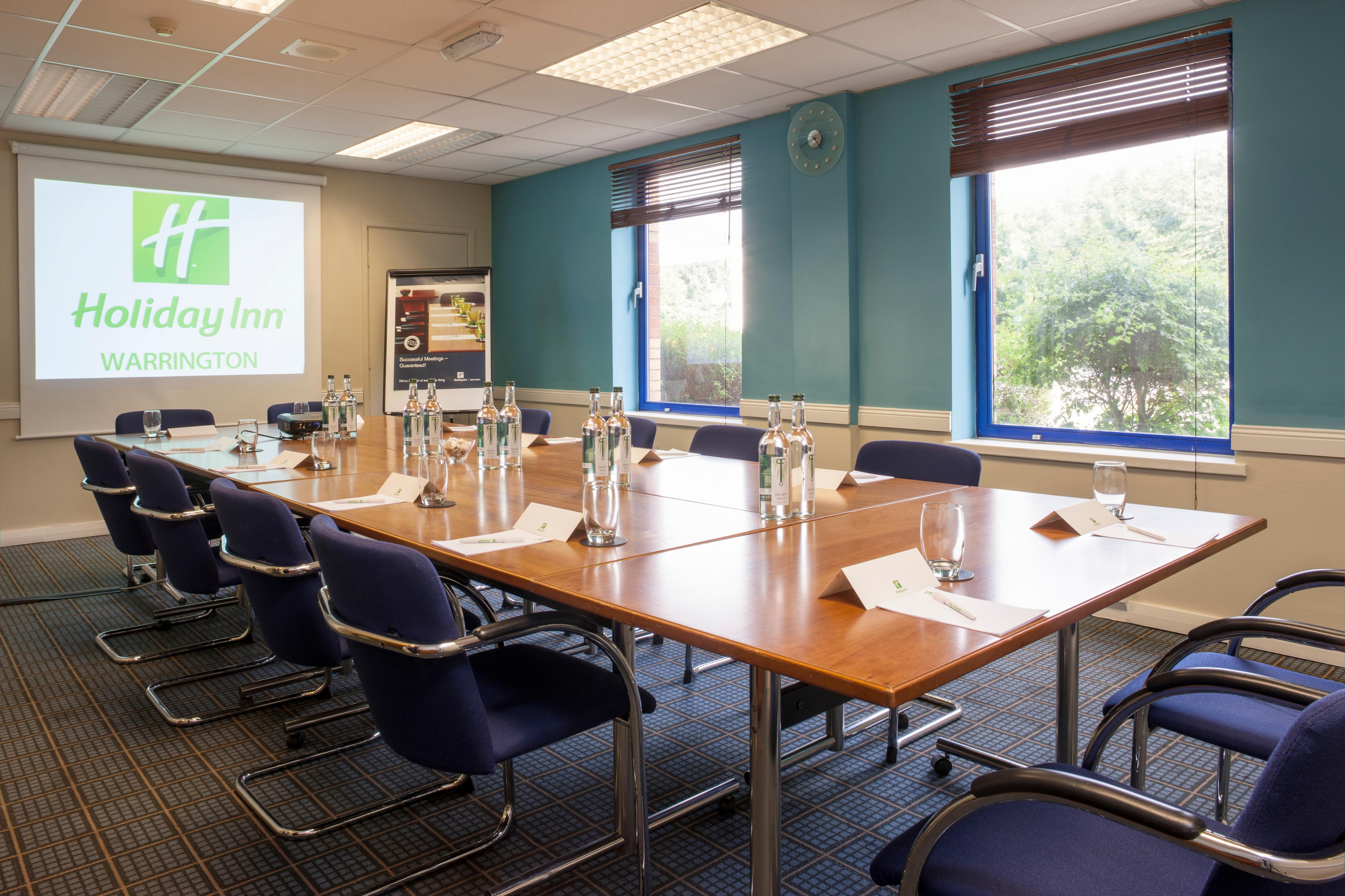 Holiday Inn Warrington By Ihg Ngoại thất bức ảnh