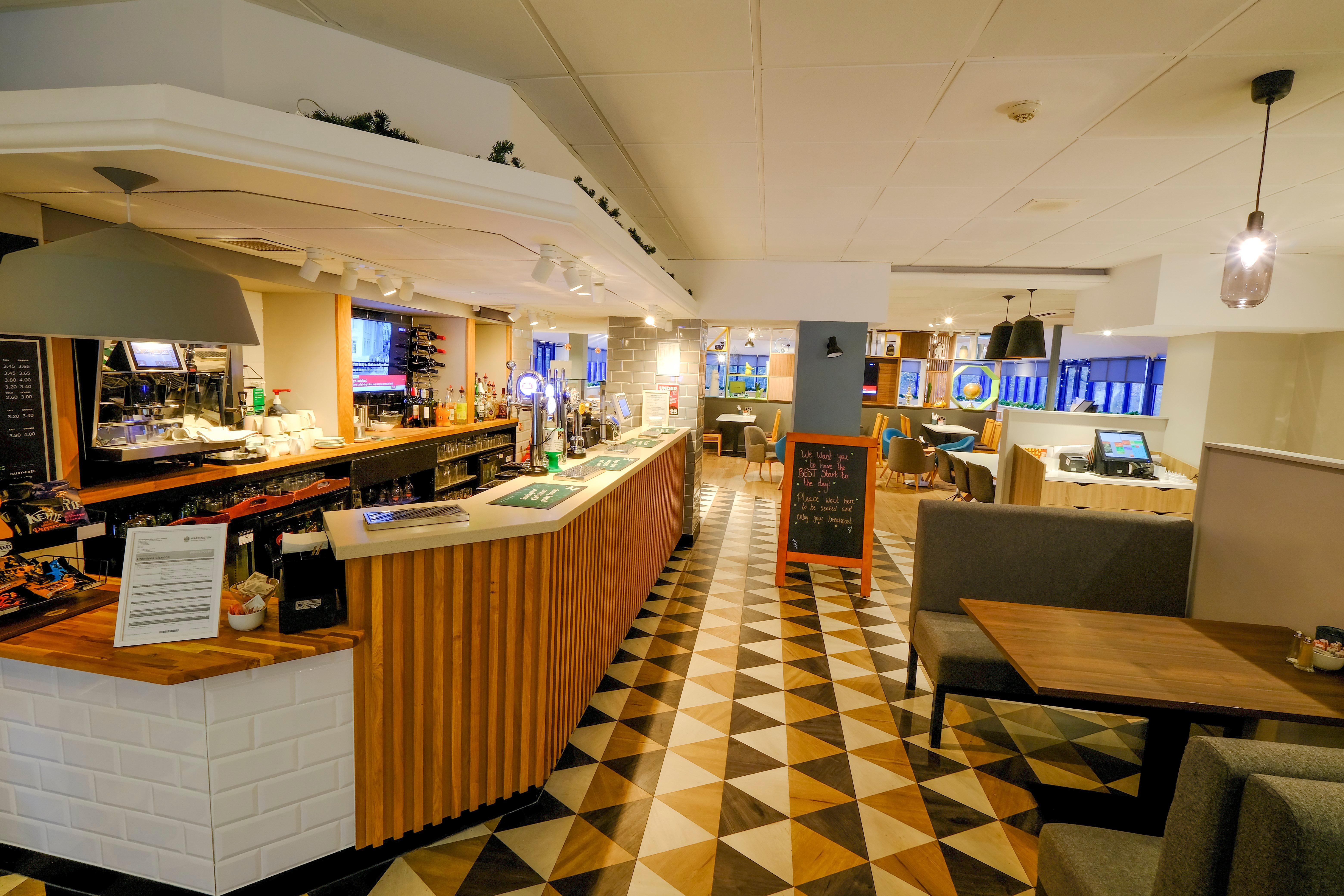 Holiday Inn Warrington By Ihg Ngoại thất bức ảnh