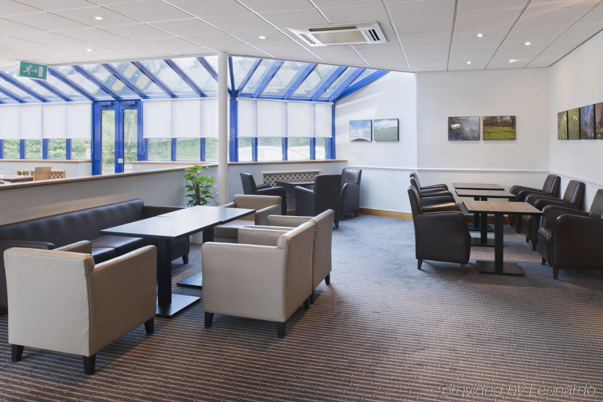 Holiday Inn Warrington By Ihg Ngoại thất bức ảnh