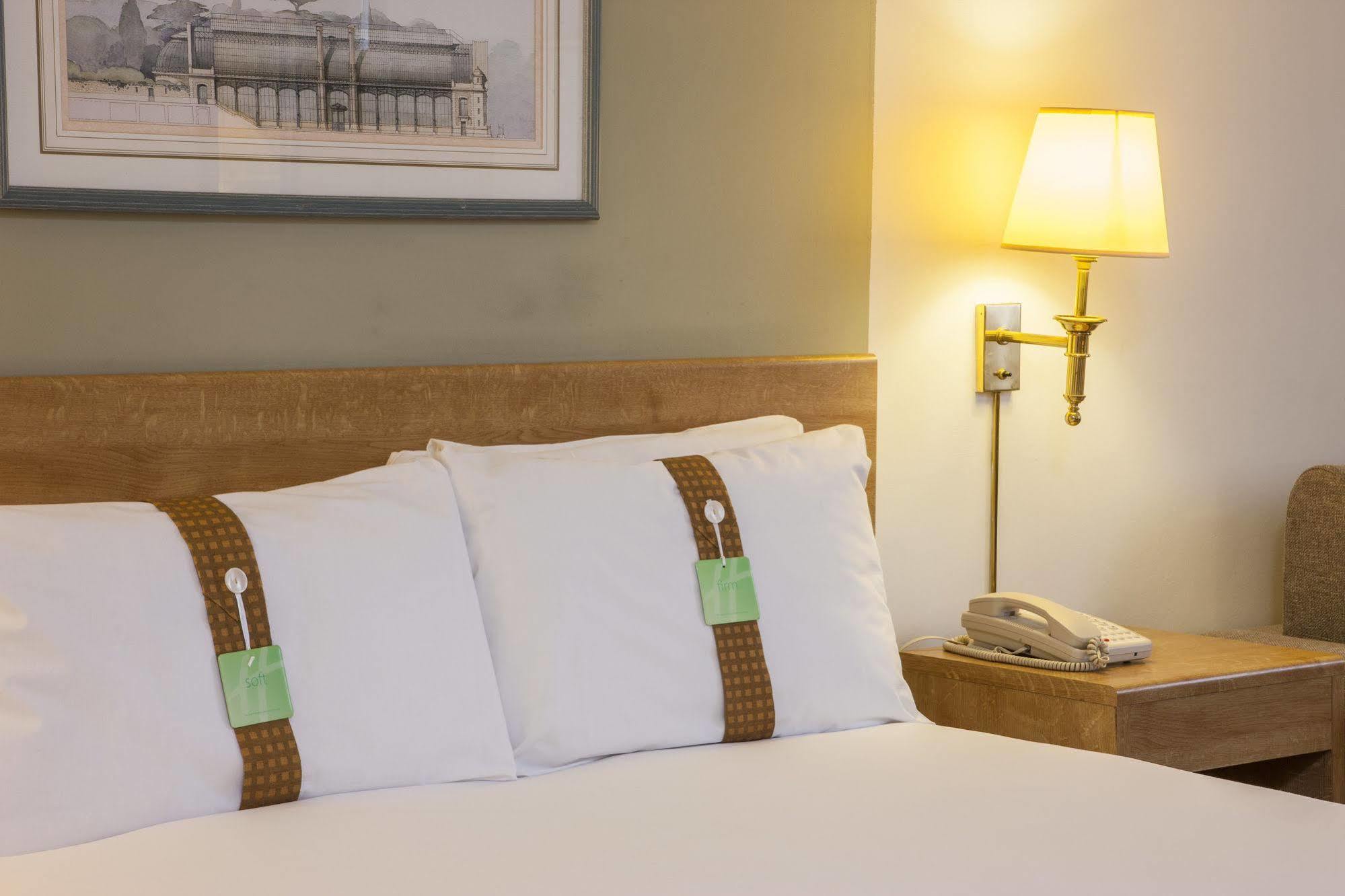 Holiday Inn Warrington By Ihg Ngoại thất bức ảnh